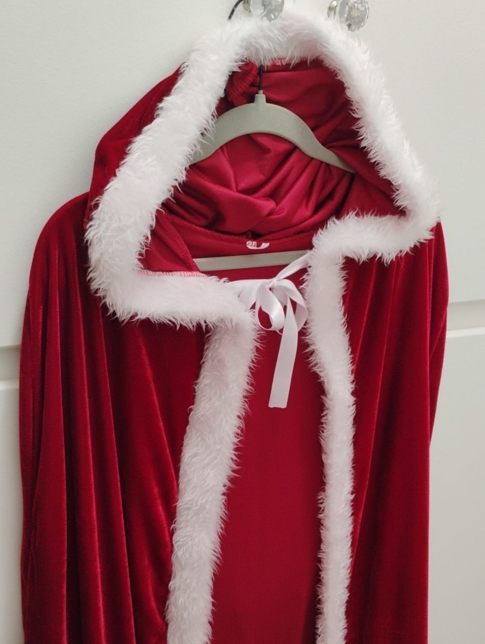 Costume Cosplay Velvet Hooded Cape